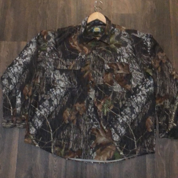 Cabela's Brown and Green Casual Button Down Shirt - Picture 2 of 8